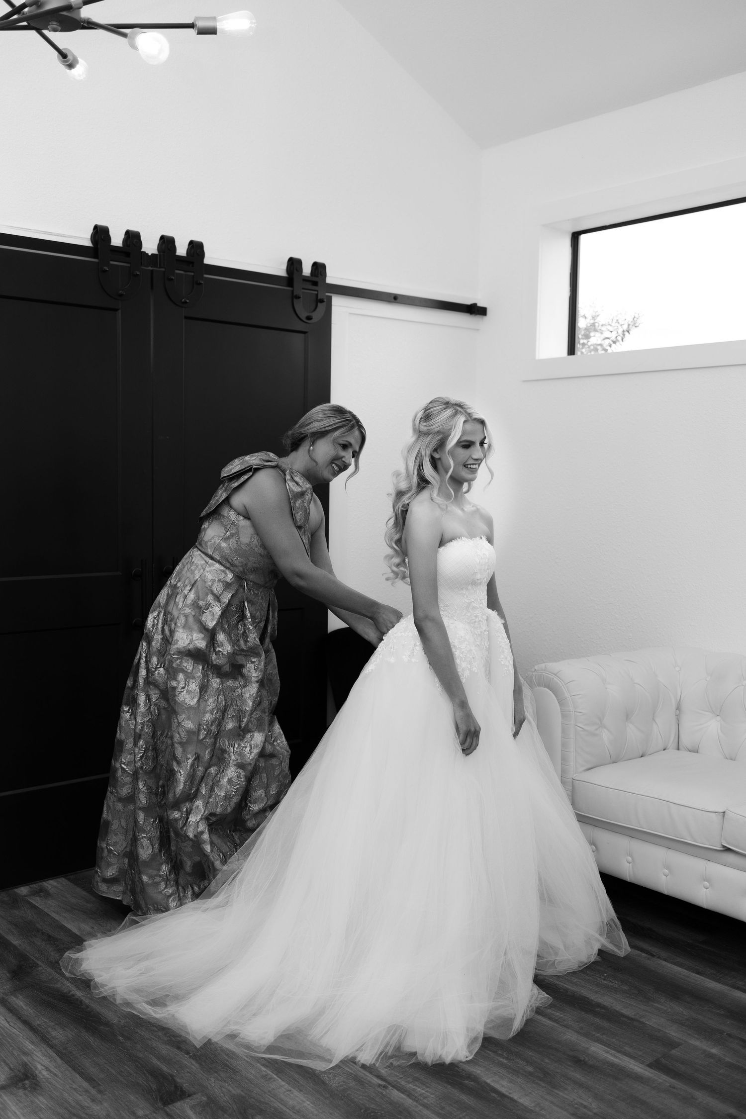 The Barn at Wolf Ridge Farm, Wedding Day. Wedding Photography. Granbury, Texas Wedding Photographer.