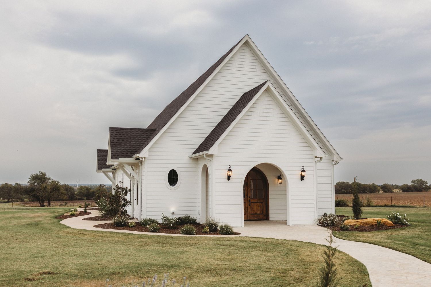 The Barn at Wolf Ridge Farm, Wedding Day. Wedding Photography. Granbury, Texas Wedding Photographer.