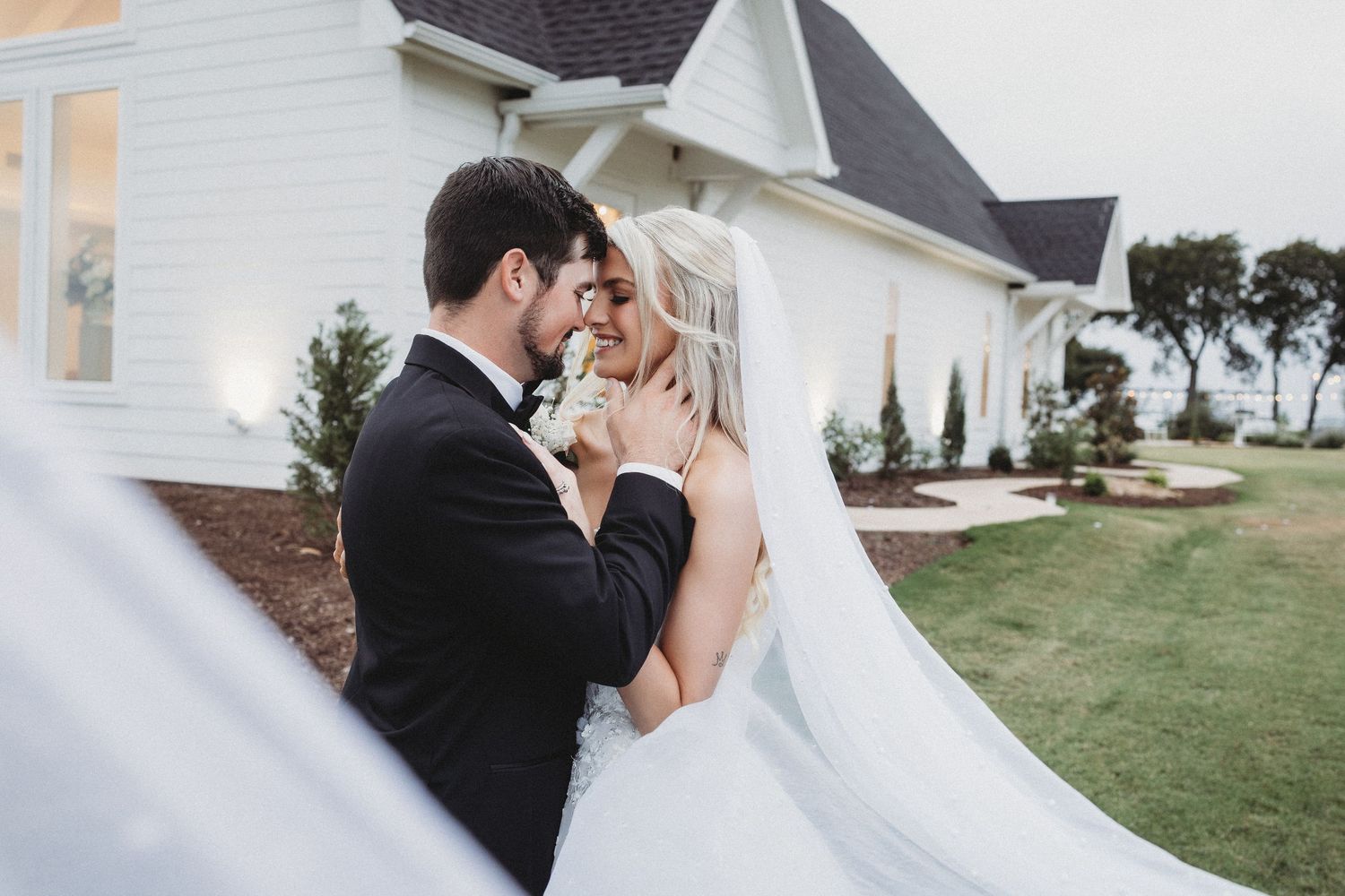The Barn at Wolf Ridge Farm, Wedding Day. Wedding Photography. Granbury, Texas Wedding Photographer.