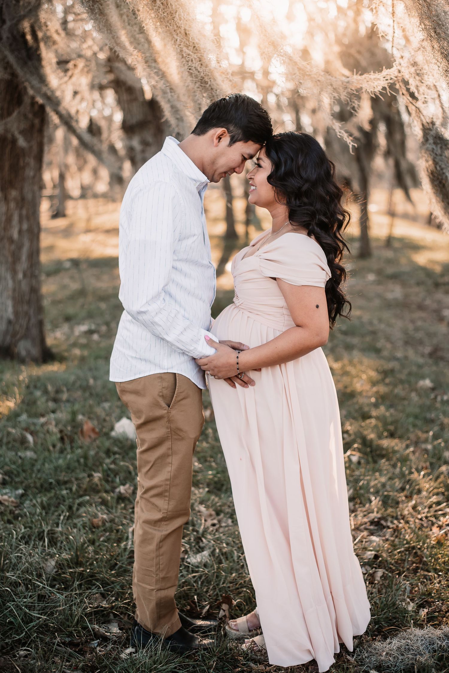 Outdoor couple maternity photography in Houston | Katy TX