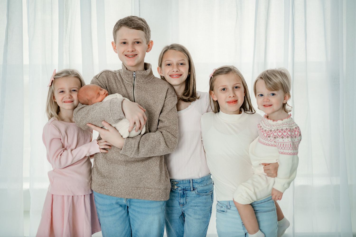 Sibling portrait newborn session in Katy Tx