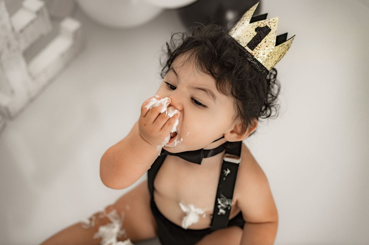 Milestone Studio Cake Smash session in Fulshear TX