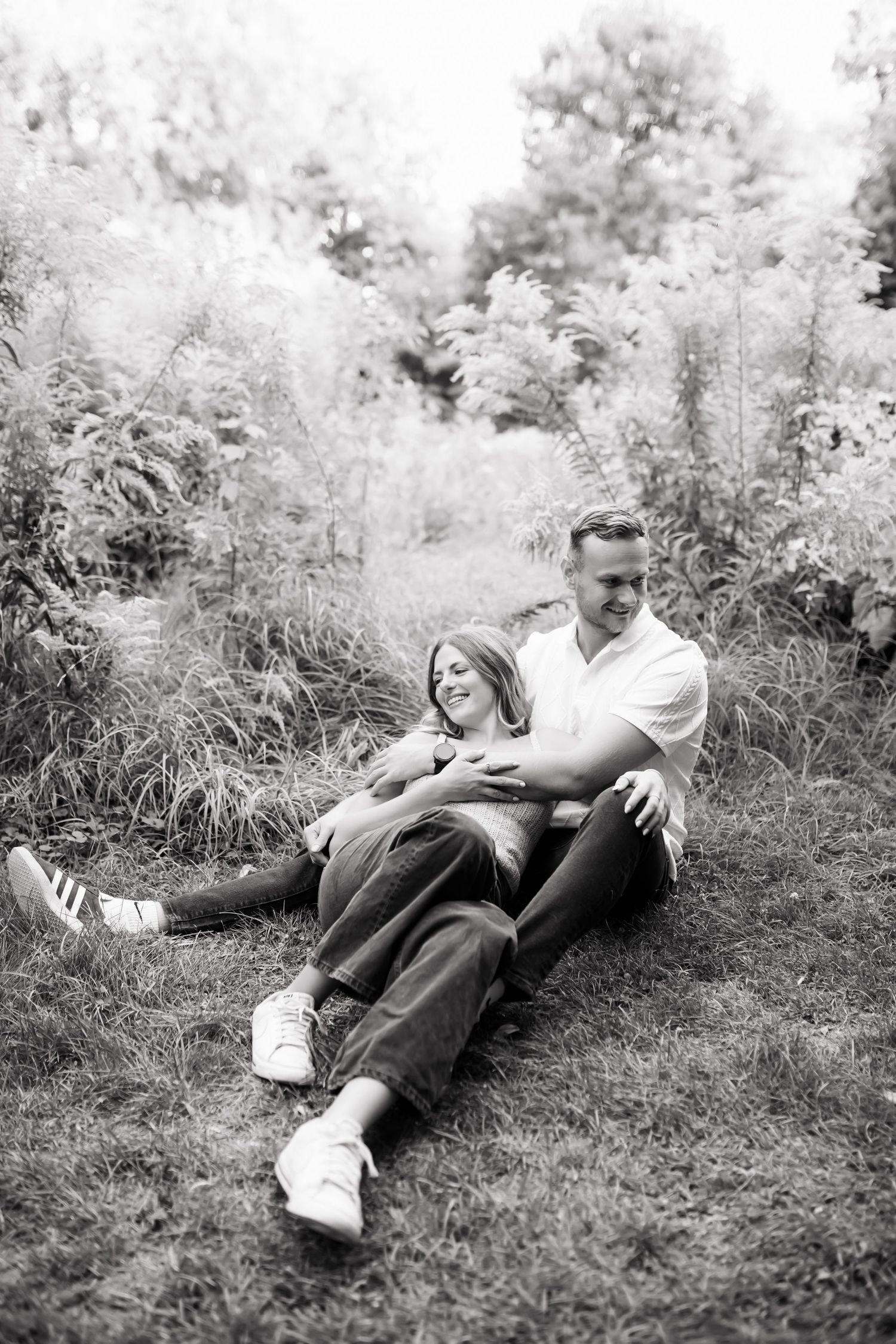 Niagara Photographer. Couple's engagement session in Grimsby Ontario