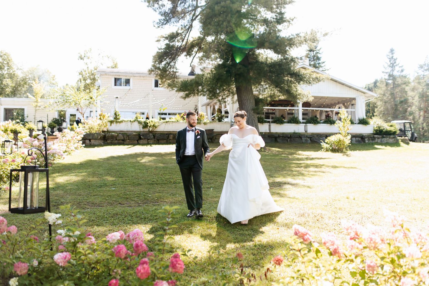 Niagara Photographer. Wedding photography in Sudbury Ontario at the Northridge Inn