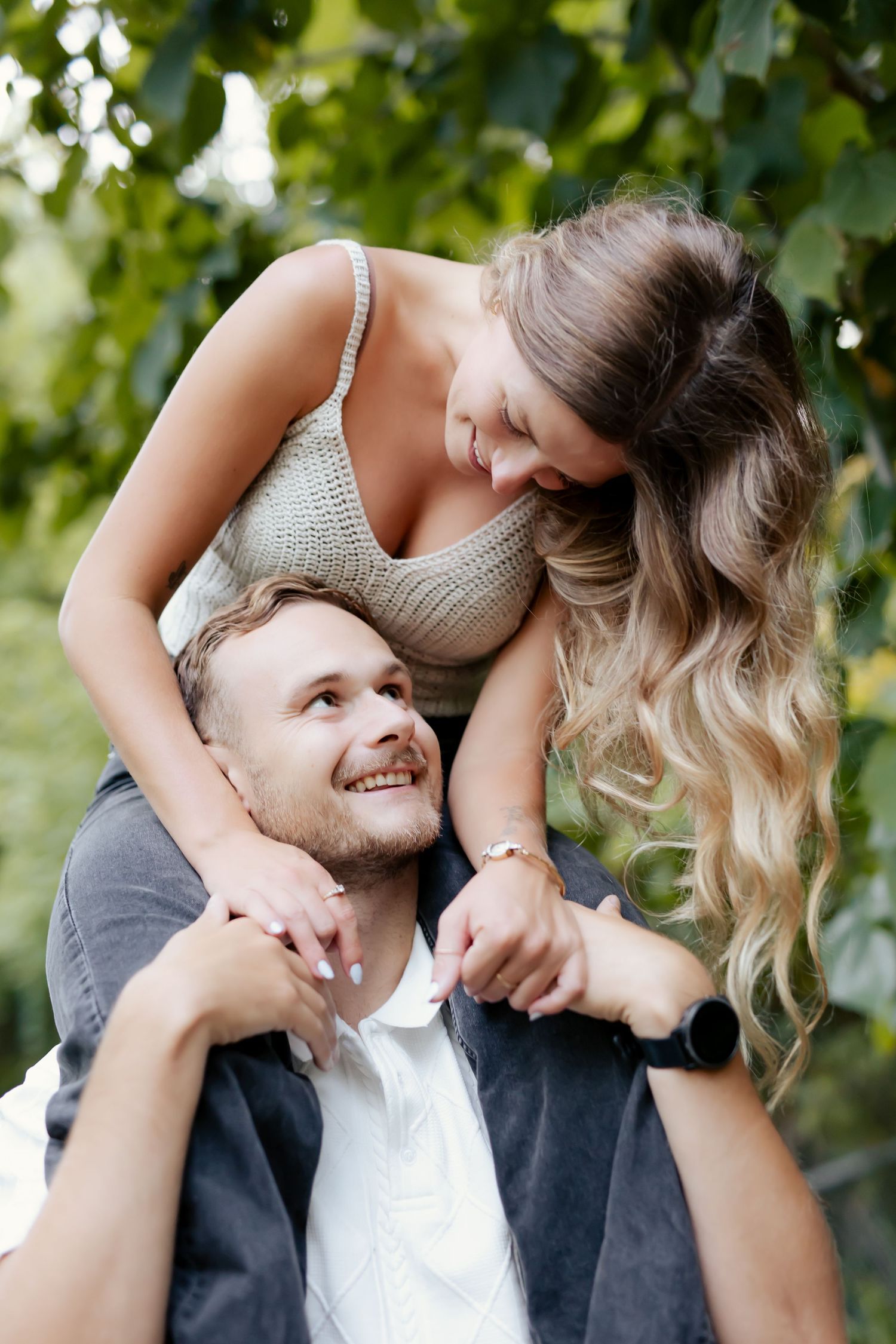 Niagara Photographer. Couple's engagement session in Grimsby Ontario