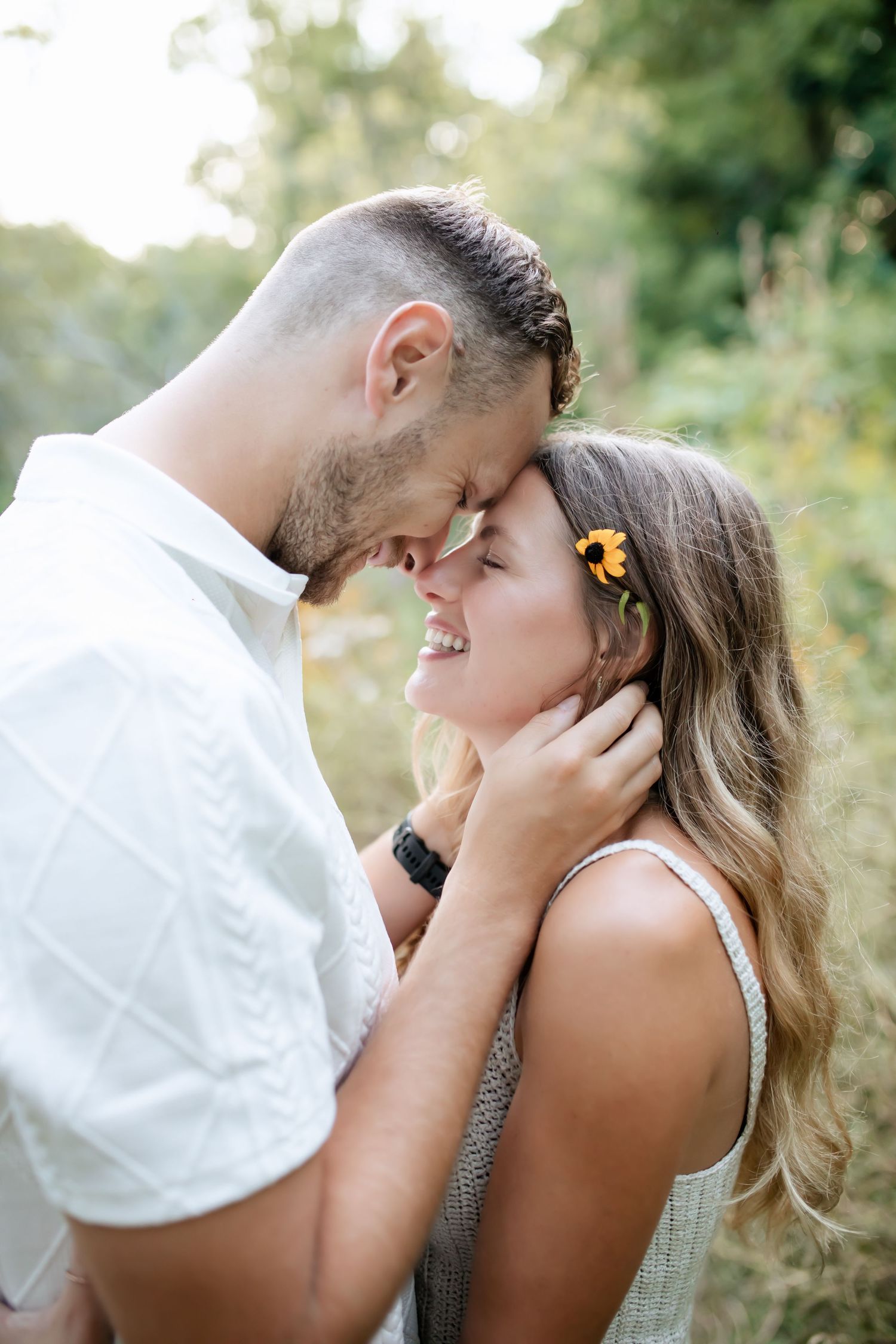 Niagara Photographer. Couple's engagement session in Grimsby Ontario