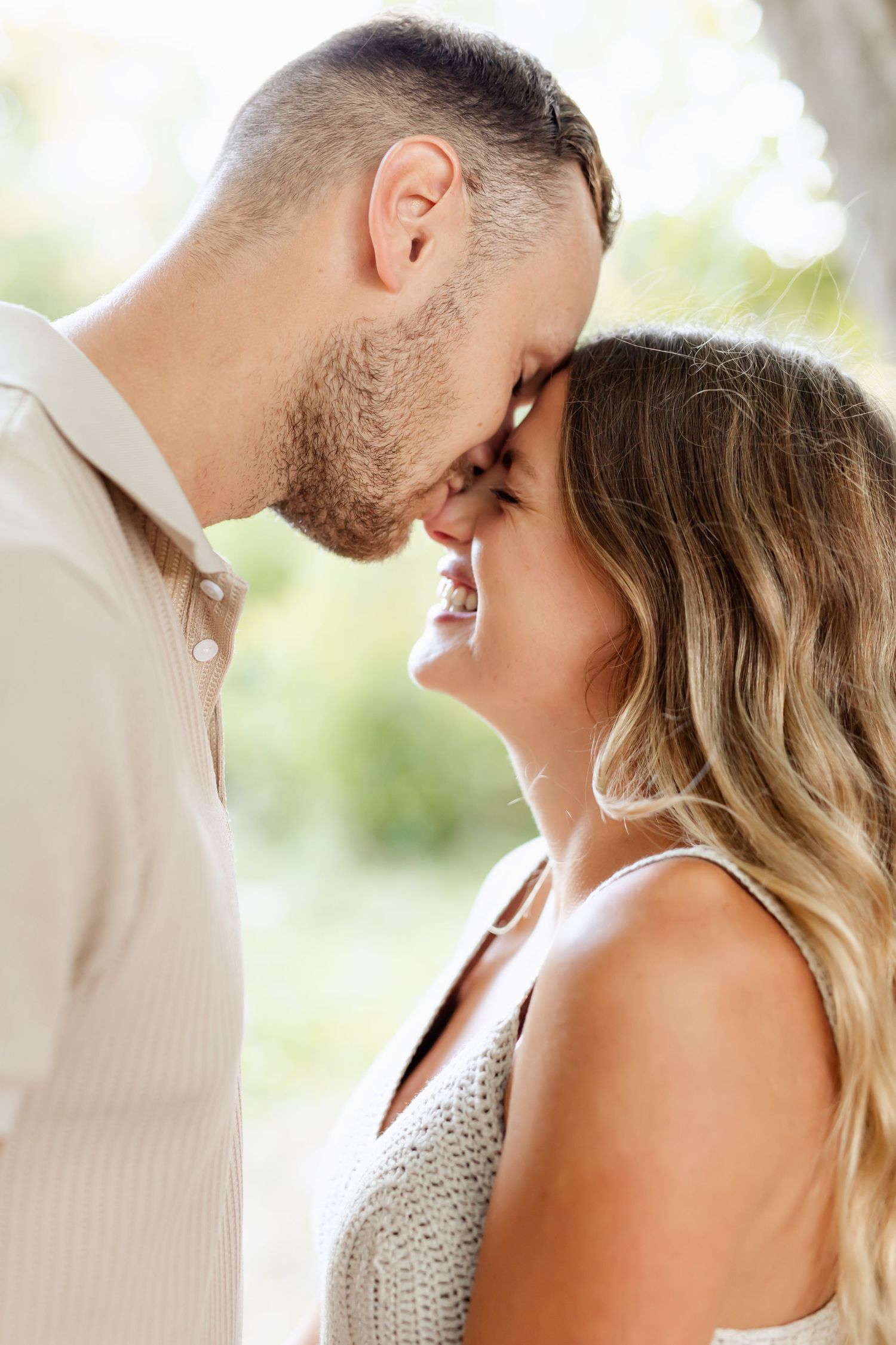 Niagara Photographer. Couple's engagement session in Grimsby Ontario