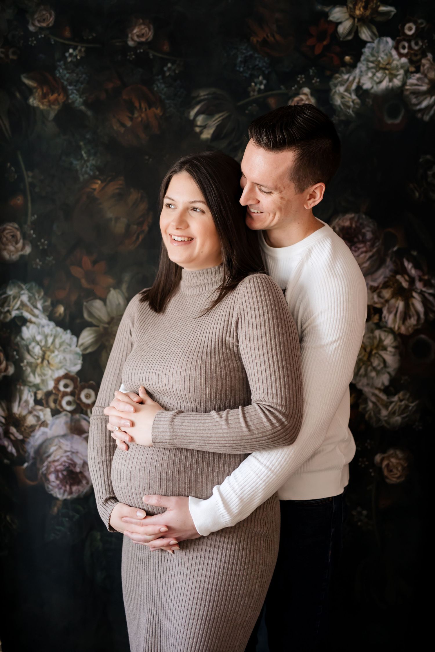 Grimsby Photographer. In studio boudoir maternity session. Bright and airy.