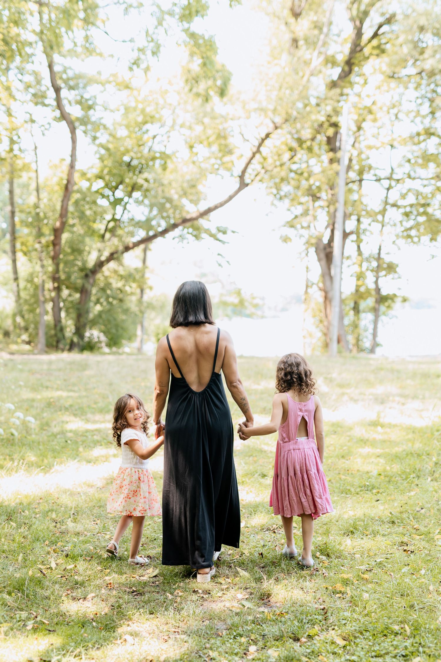 grimsby ontario beach lifestyle and maternity session