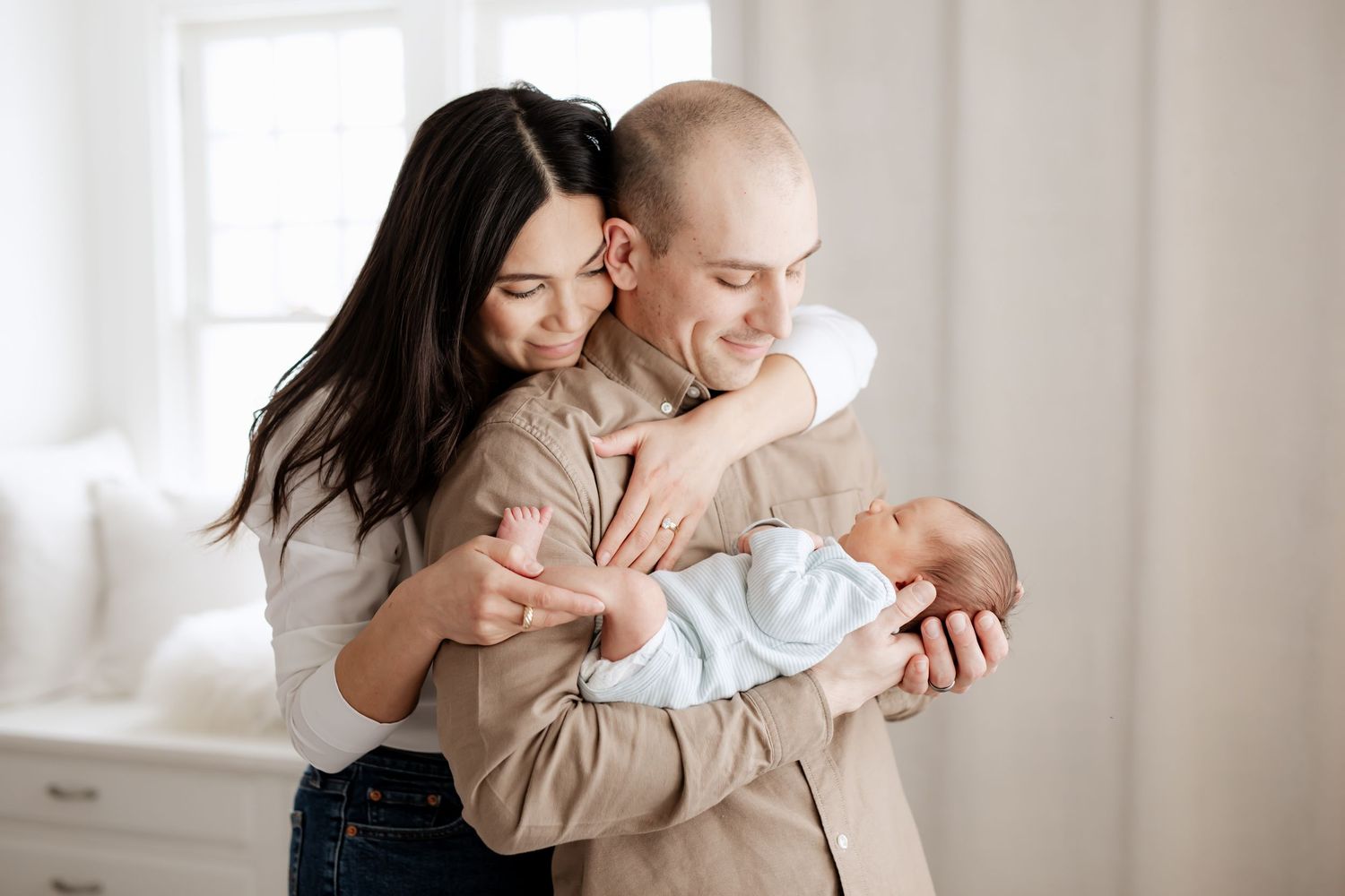 Grimsby Photographer. Lifestyle and Family photography in Ontario. Newborn Session.