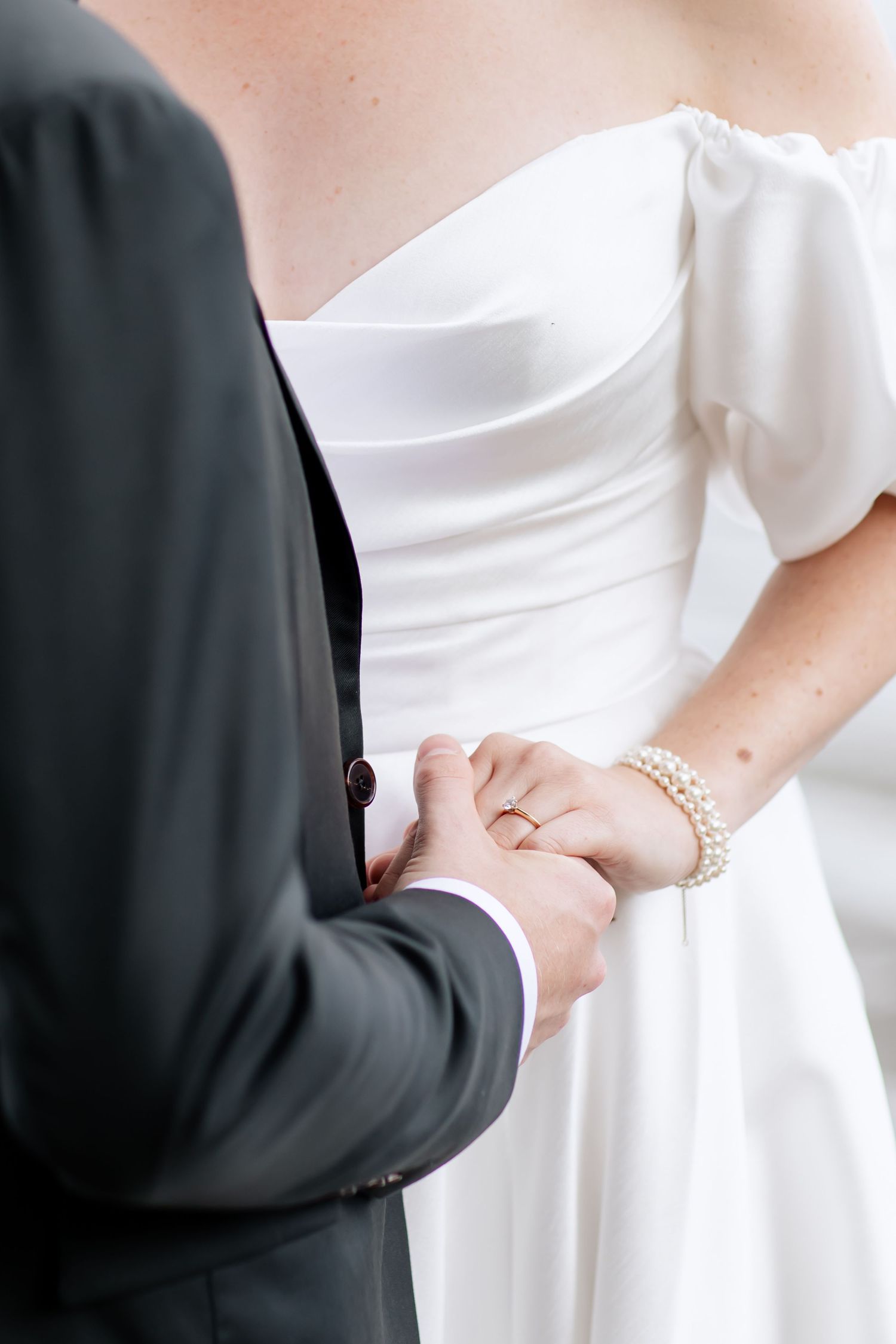Niagara Photographer. Wedding photography in Sudbury Ontario at the Northridge Inn