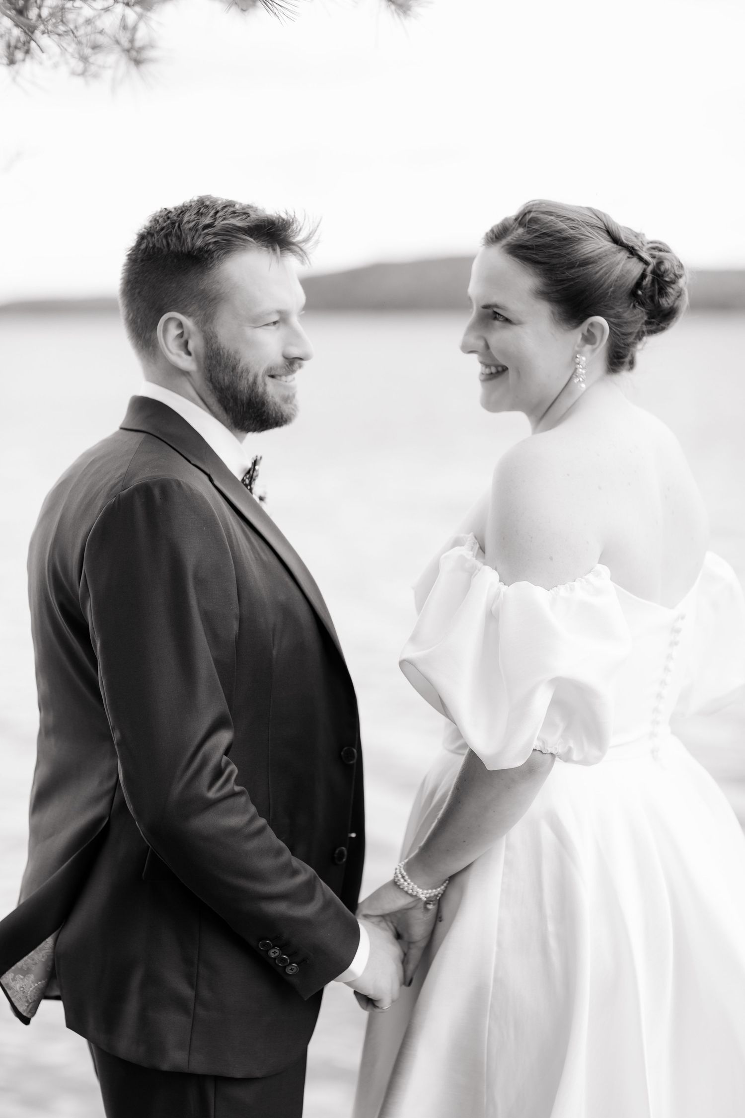 Niagara Photographer. Wedding photography in Sudbury Ontario at the Northridge Inn