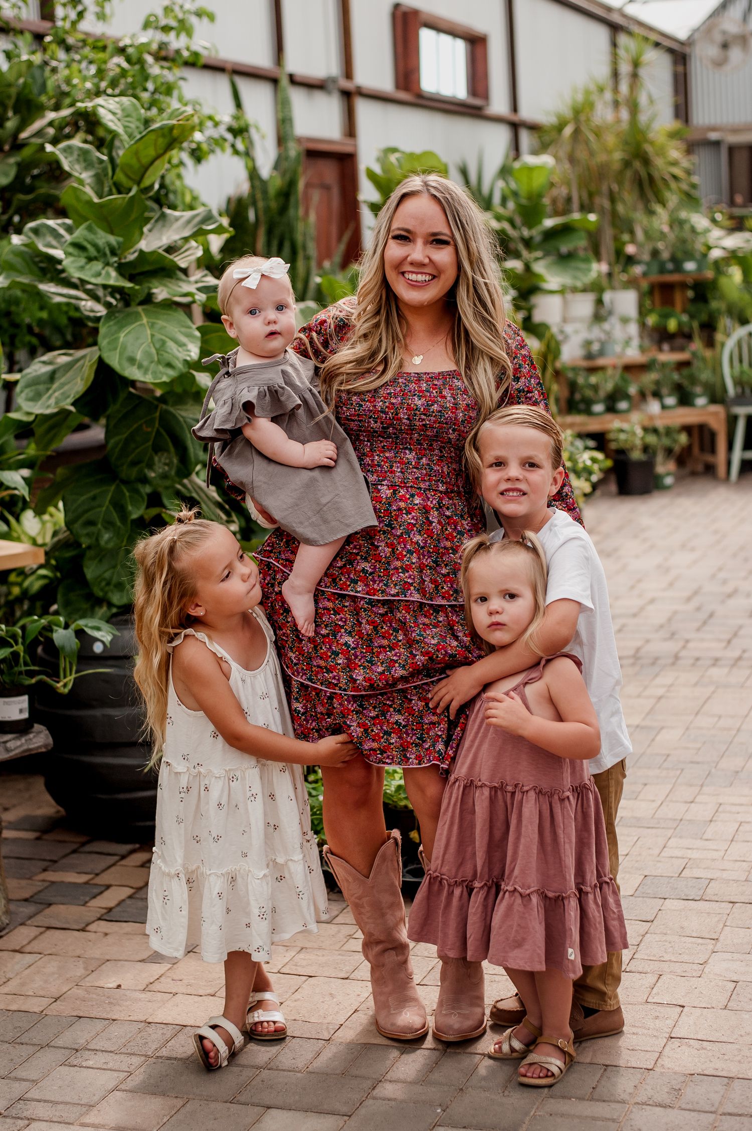mothers day family photographer mini session in green house