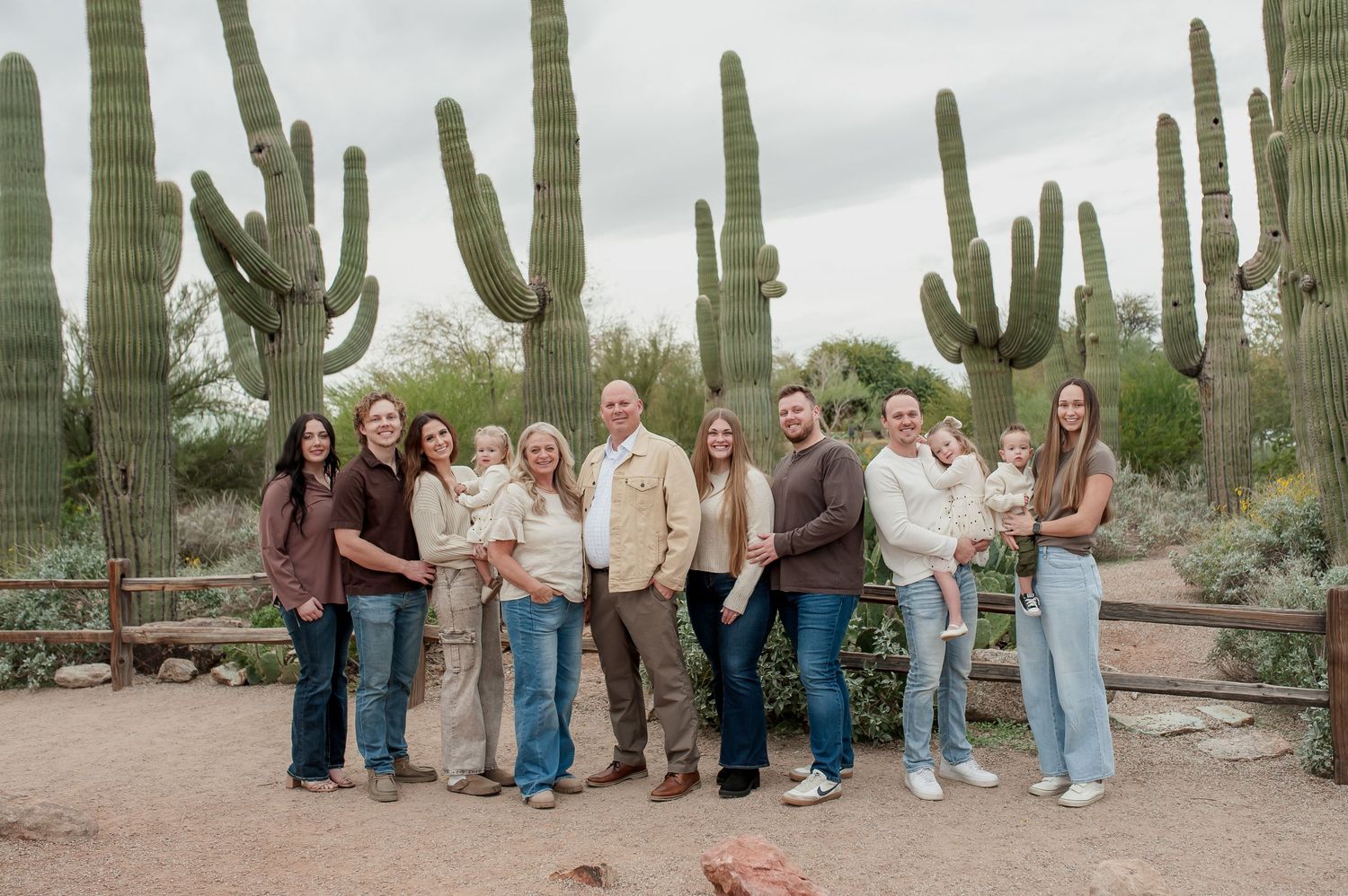 mesa extended family desert light photographer