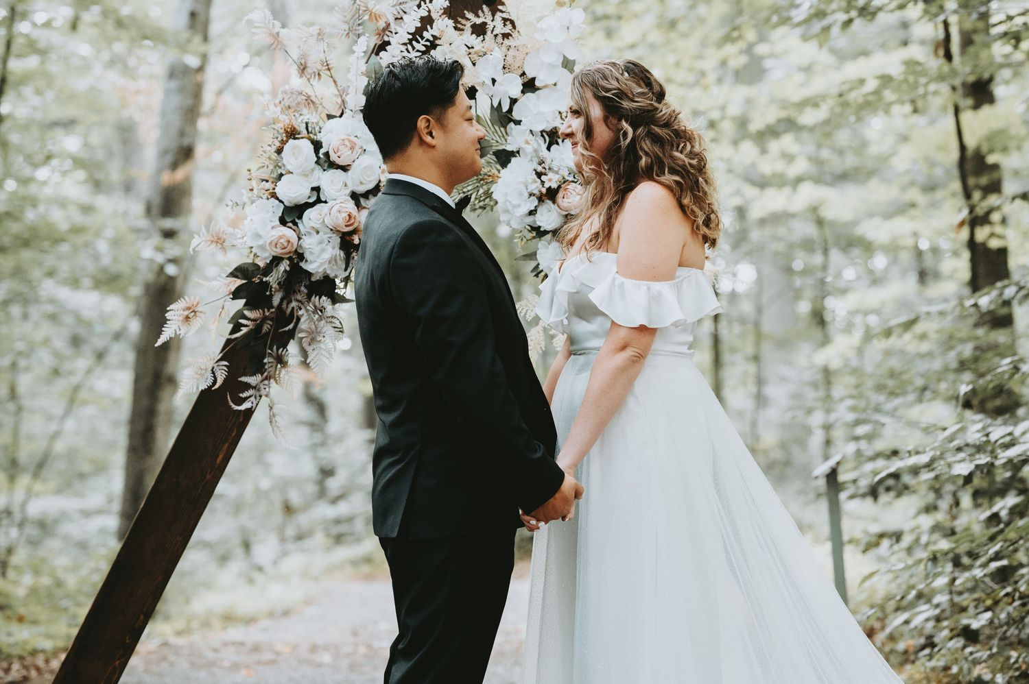 Beautiful Boho inspired Kortright Conservation Wedding.