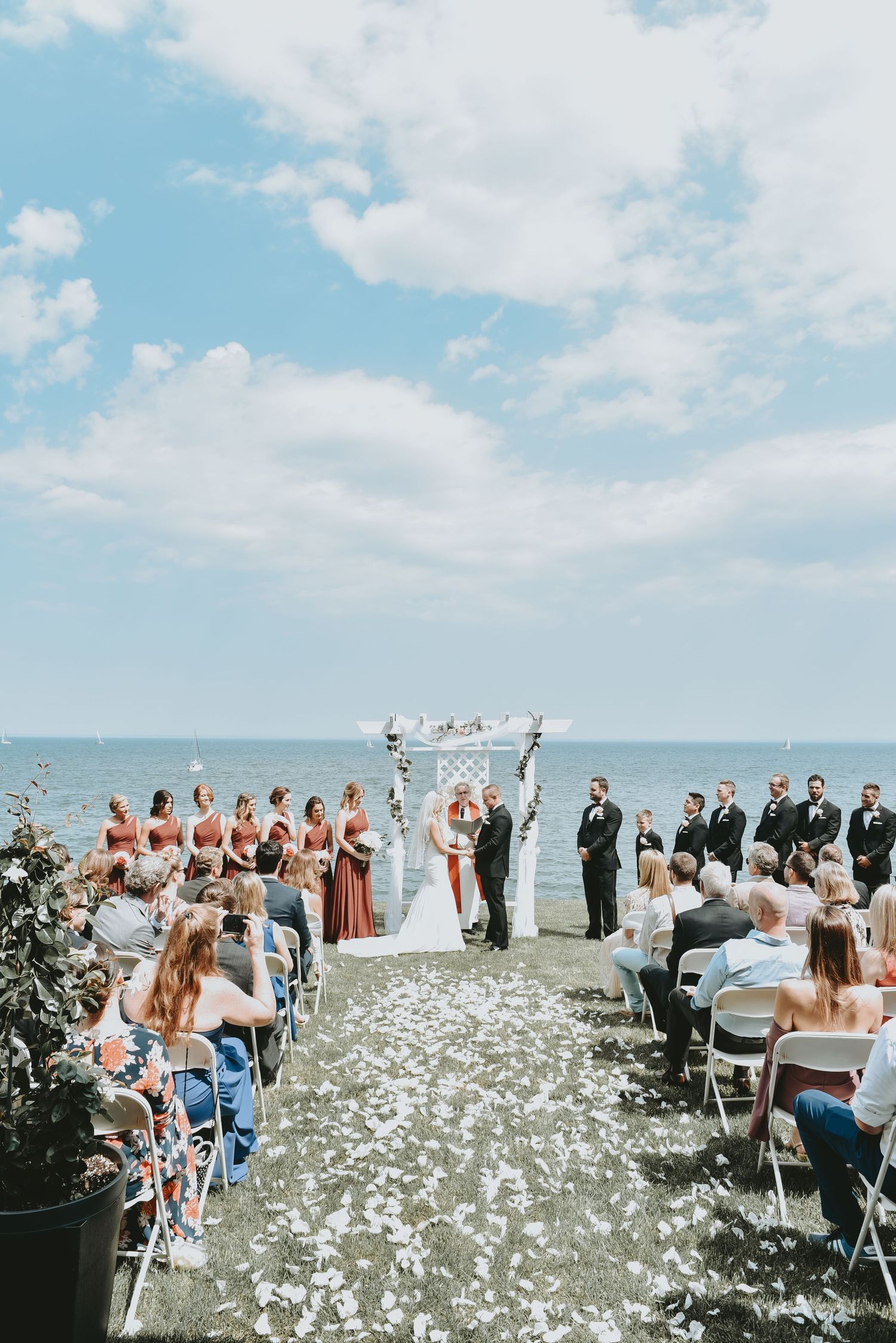 Lakeside wedding in Oakville.