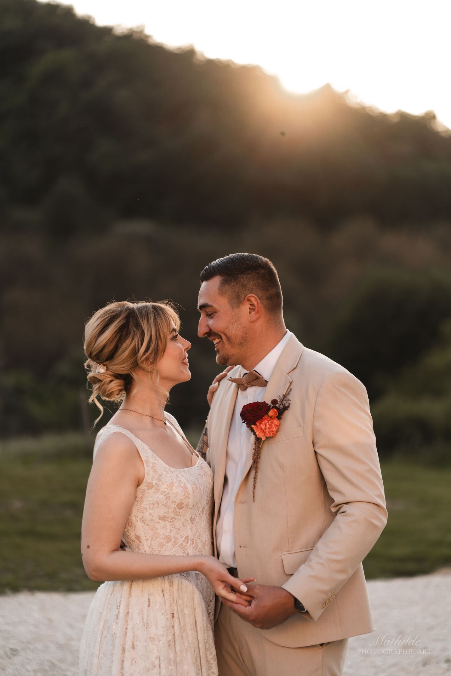photographe mariage Drôme Isère Valence
reportage mariage
photo de mariage naturelle
séance photo couple mariage
photographe mariage luxe bo
