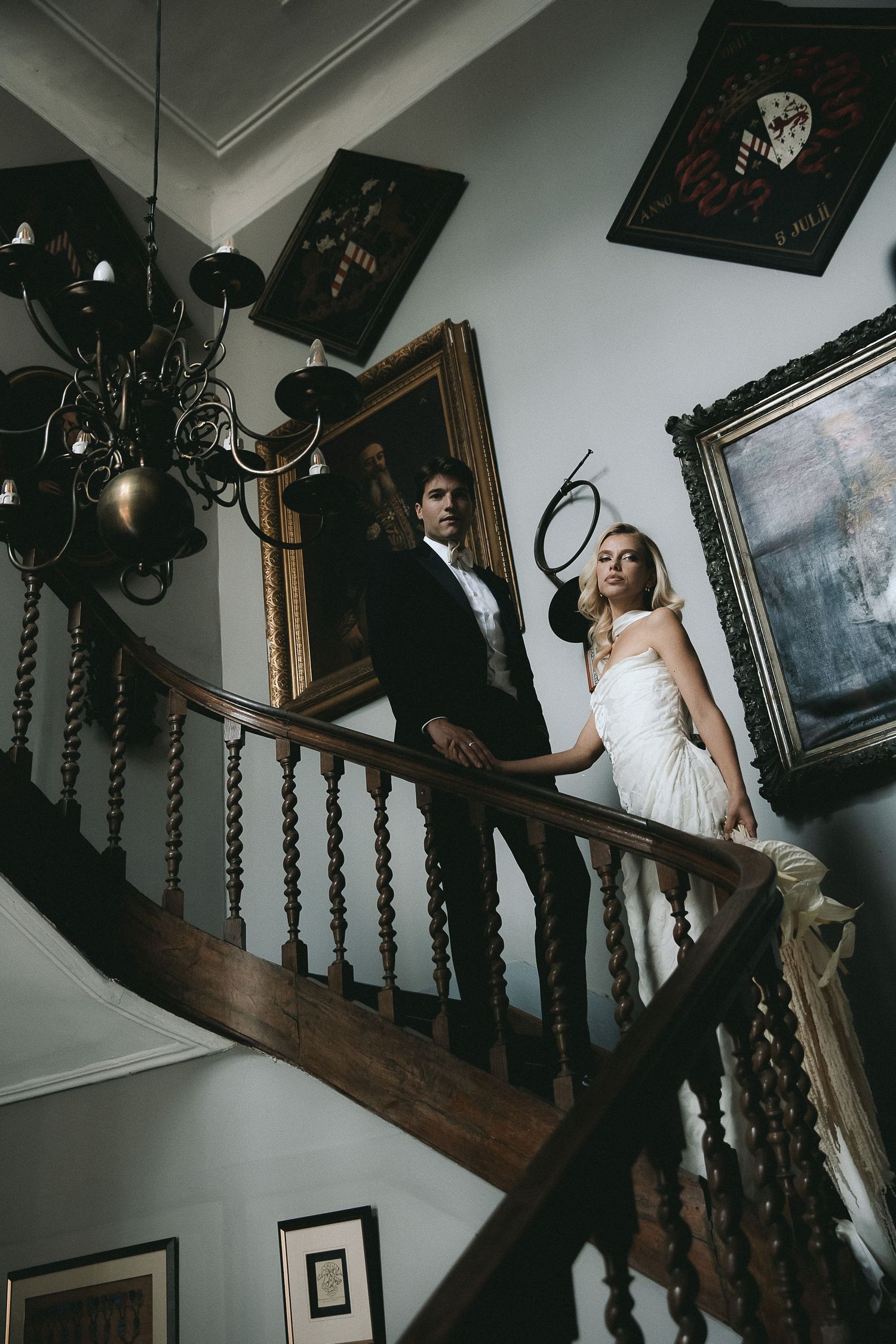 Wedding couple, Chateau d'Emines, Coralie of the valley wedding photographer