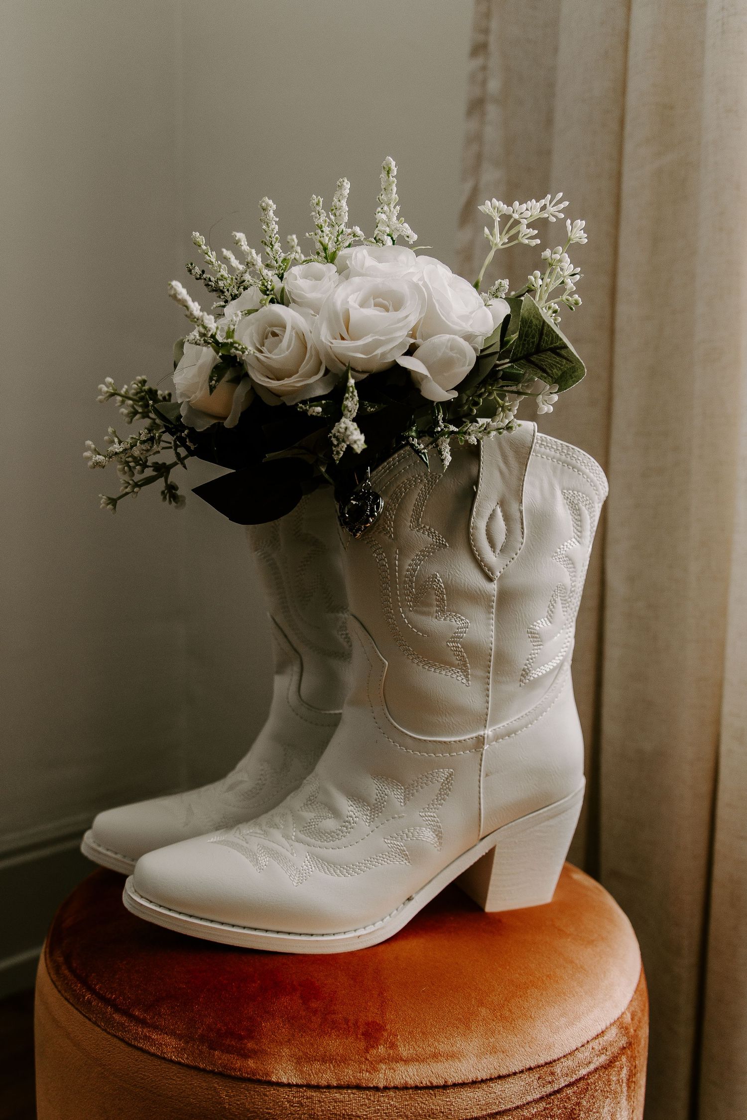 Wedding Details in Geneva NY
Geneva NY air bob 
getting ready for finger lakes wedding
finger lakes bride details