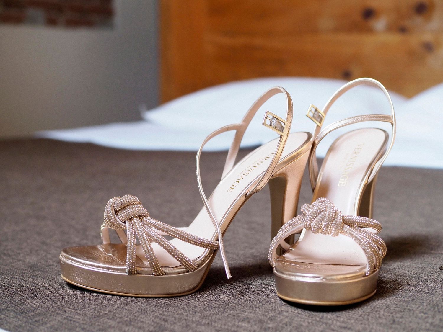 Dettaglio scarpe sposa