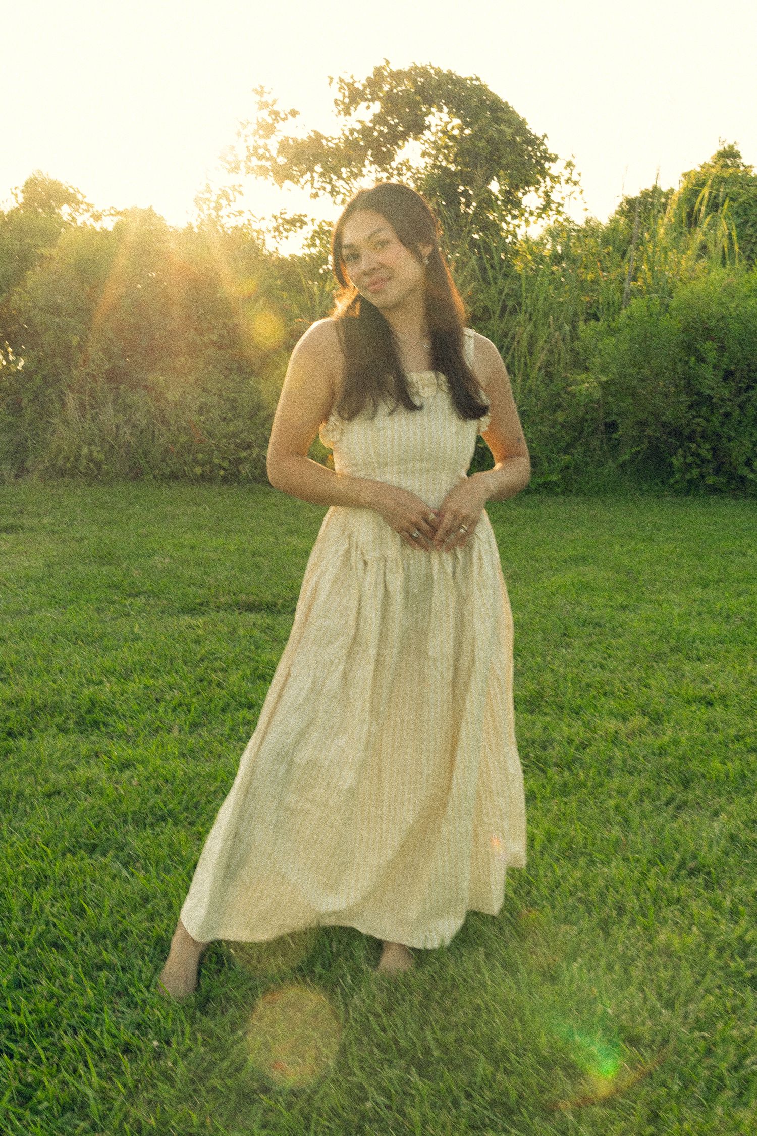 Bright and beautiful Virginia Beach bride in the grass, Editorial, Modern and Chic