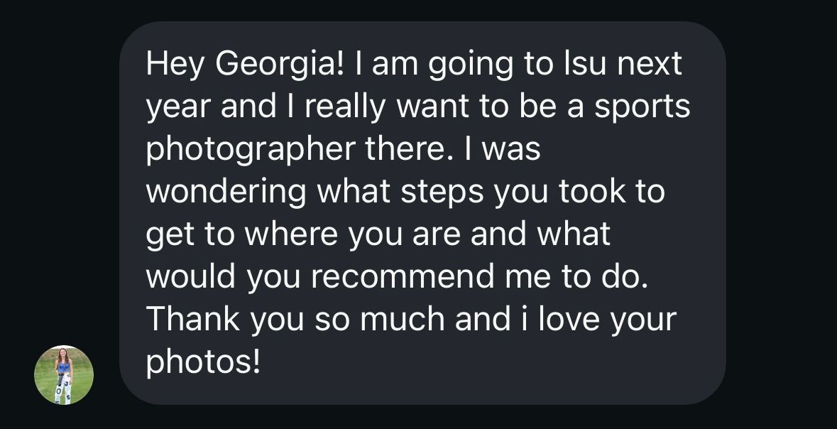 A message asking for photography career advice and expressing interest in becoming a sports photographer at LSU.