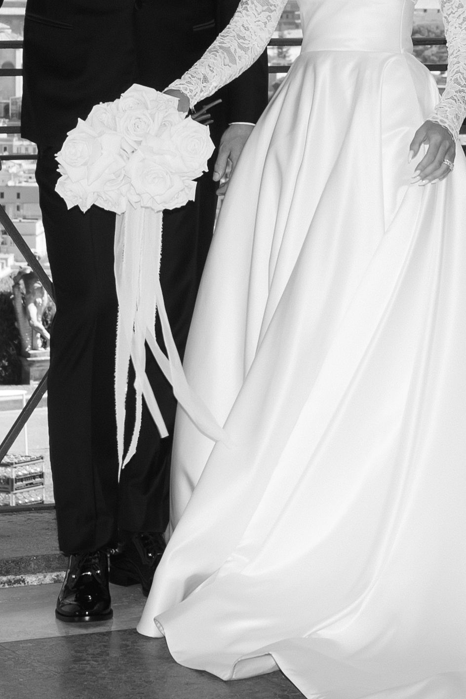 Bride's dress an bouquet details