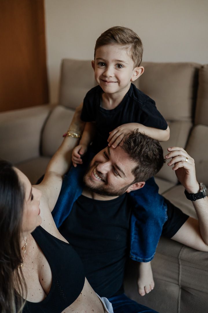 fotos de gestante em casa, fotografo de gestante em alfenas, fotografia em alfenas, fotografo em alfenas. Moreira weddings e Rodrigo moreira