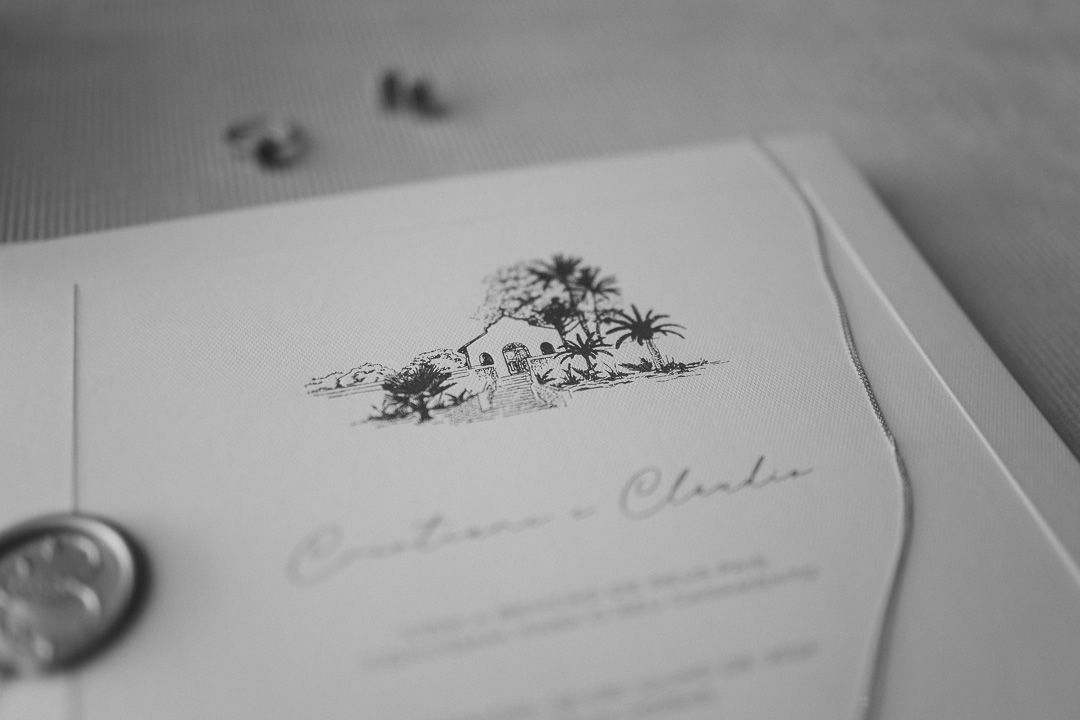 Foto do casal na Fazenda Pedra Negra, registrada por fotógrafos de casamento em Varginha, Alfenas e Belo Horizonte.
