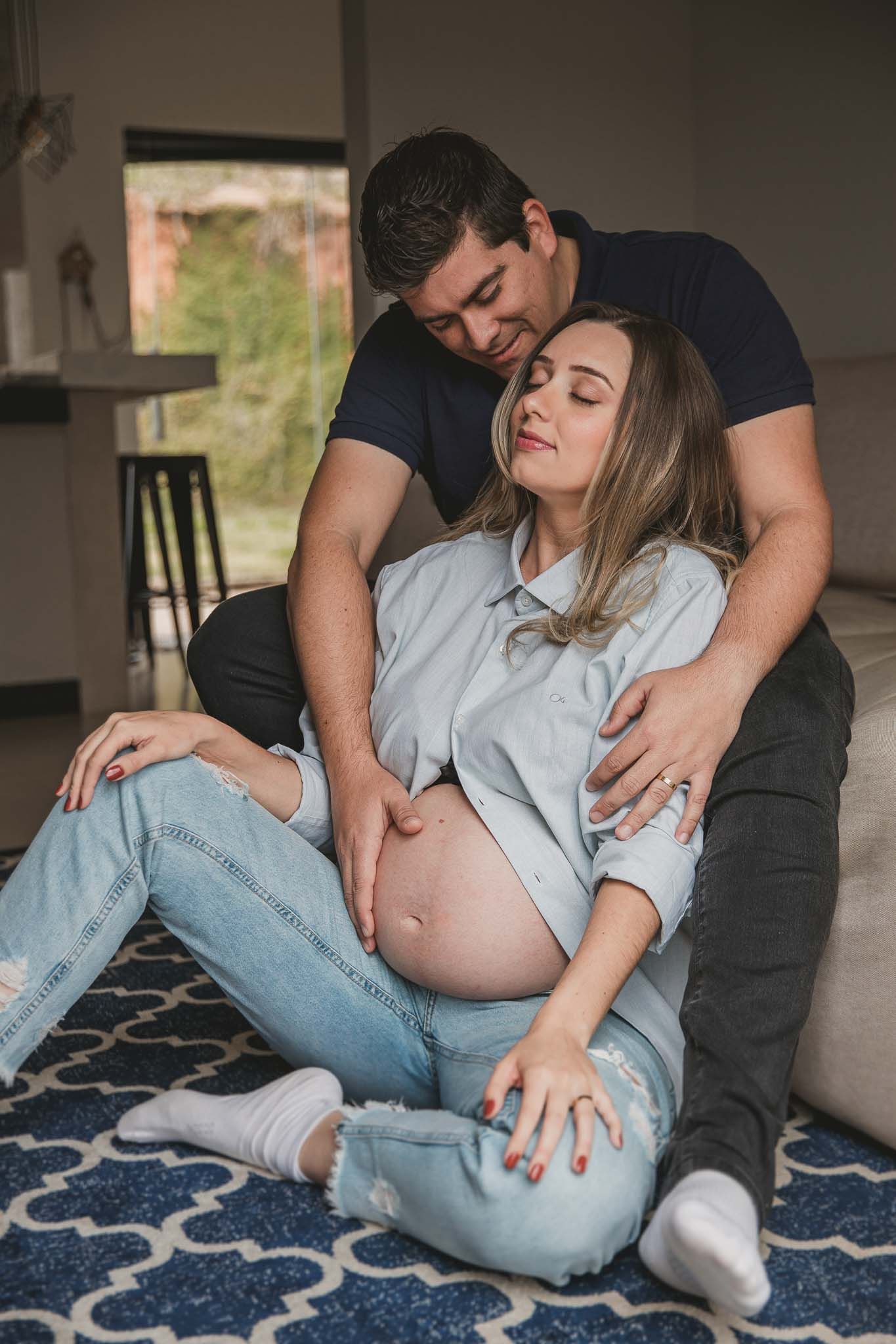 ensaio de gestante realizado por um fotografo em alfenas e varginha. Fotos de gestação, Moreira weddings e Rodrigo Moreira fotografia.