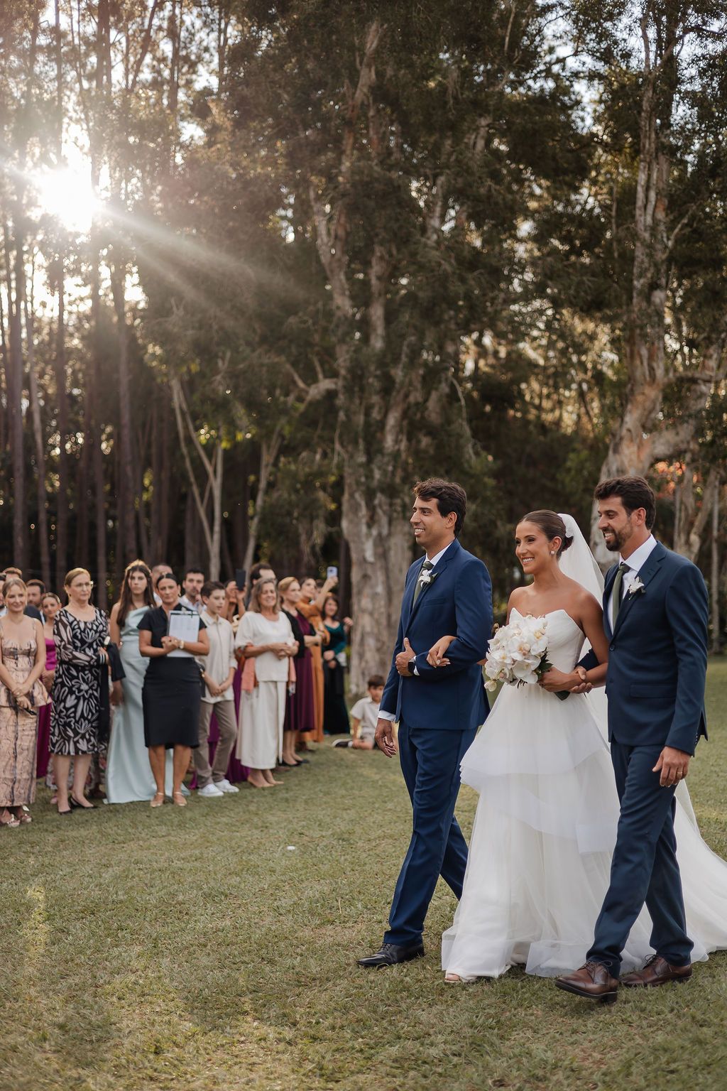 Casamento na Fazenda Vintém com cenário rústico e elegante. Fotógrafo em Alfenas, Varginha e Belo Horizonte.
