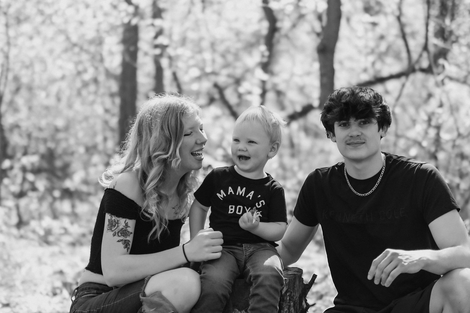 Natalie Floyd's family session with her baby odin and boyfriend sam for couple and family portraits by greyskiescollective