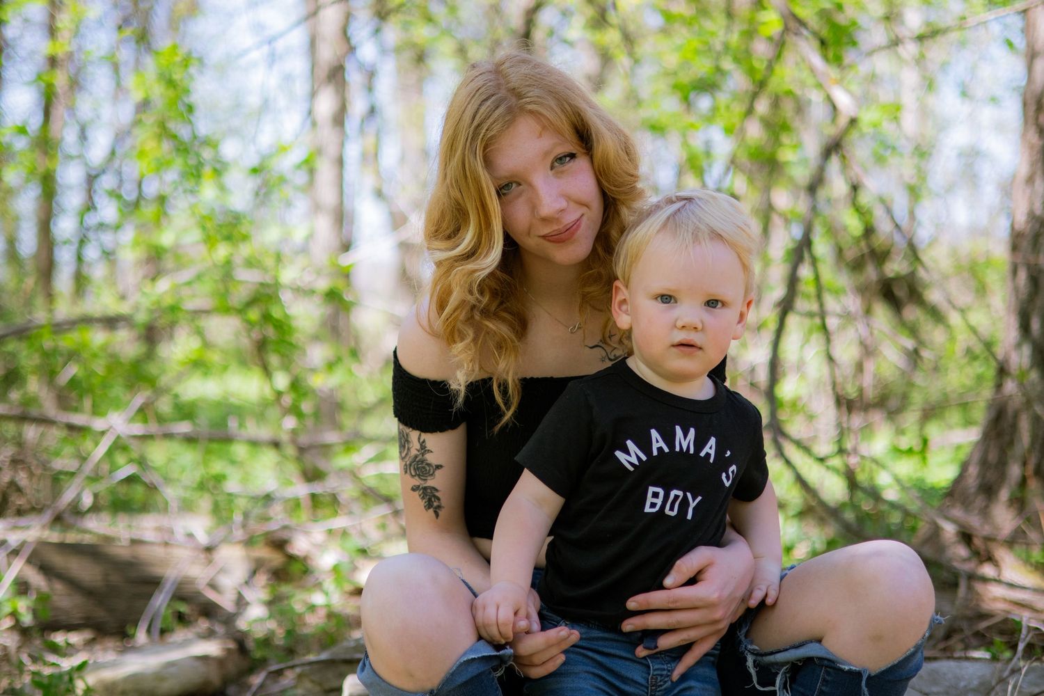 Natalie Floyd's family session with her baby odin and boyfriend sam for couple and family portraits by greyskiescollective