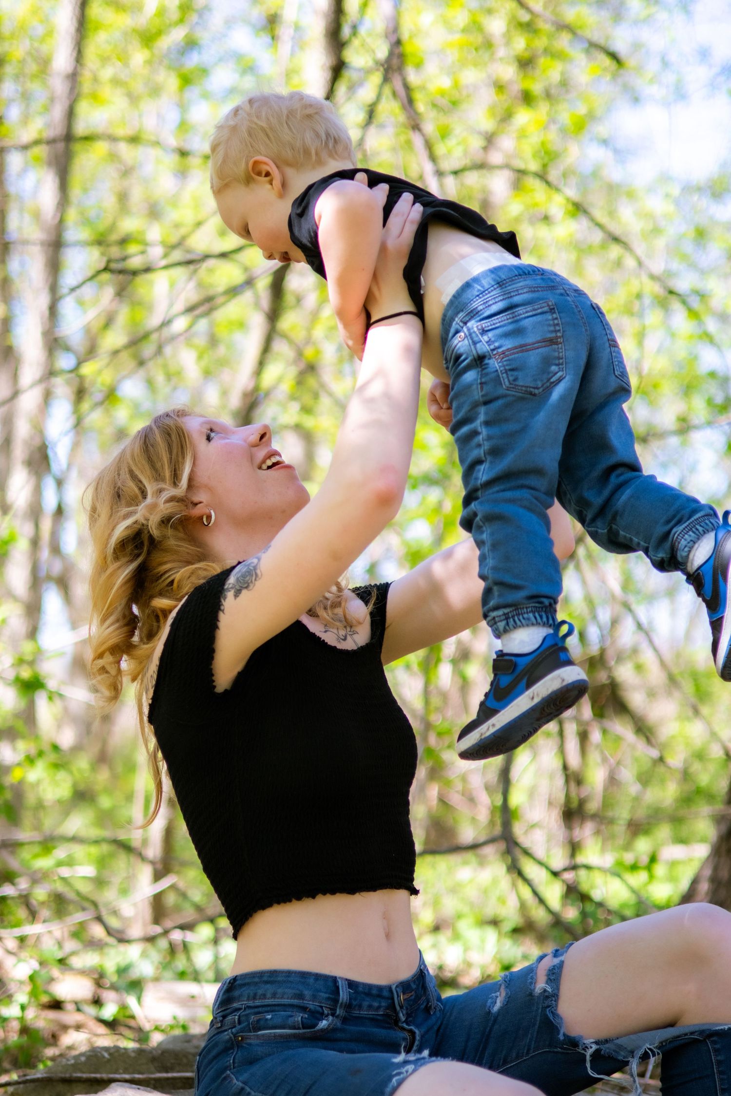 Natalie Floyd's family session with her baby odin and boyfriend sam for couple and family portraits by greyskiescollective
