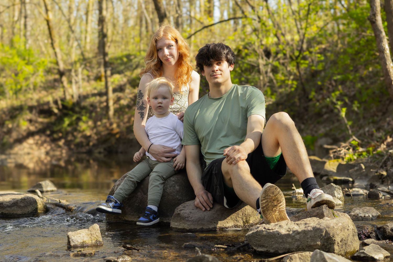 Natalie Floyd's family session with her baby odin and boyfriend sam for couple and family portraits by greyskiescollective