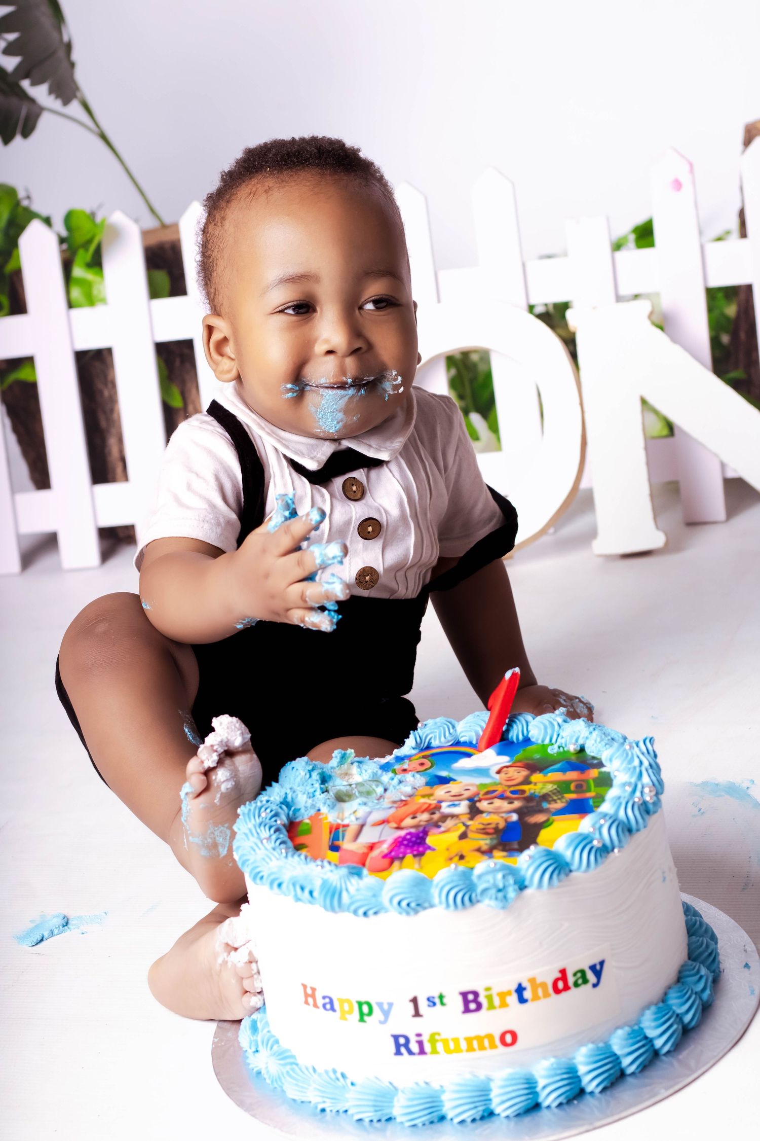 Cake Smash photoshoot in Middelburg Mpumalanga
Cocomelon Cake Smash