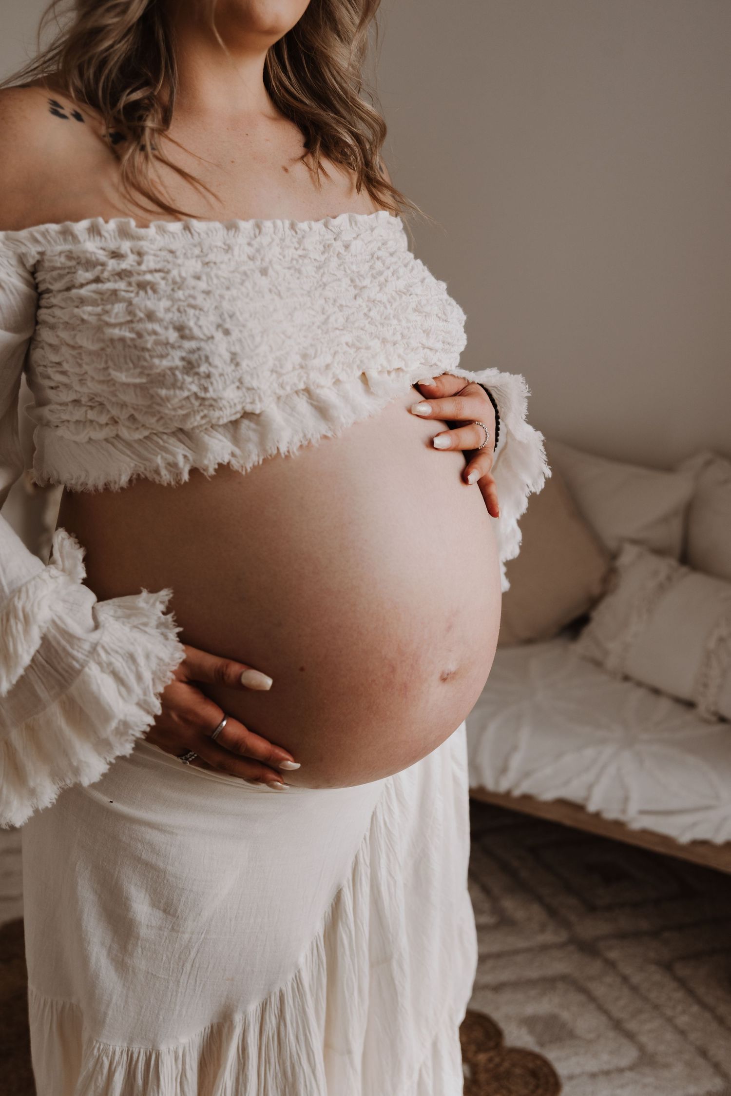 embracing-baby-bump-tongala