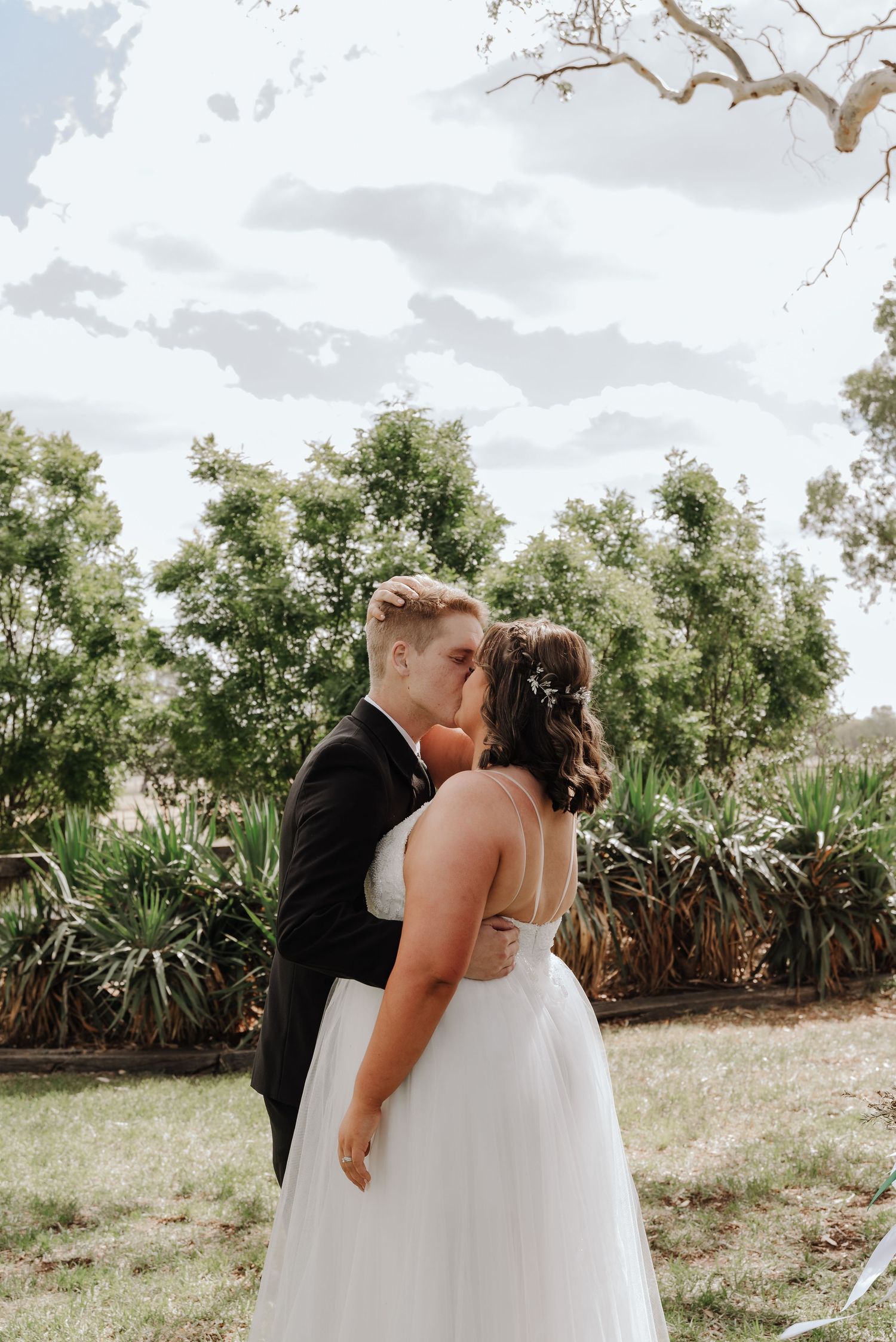 tongala-wedding-elopement-photography-echuca-shepparton-bendigo-kyabram-loved-up