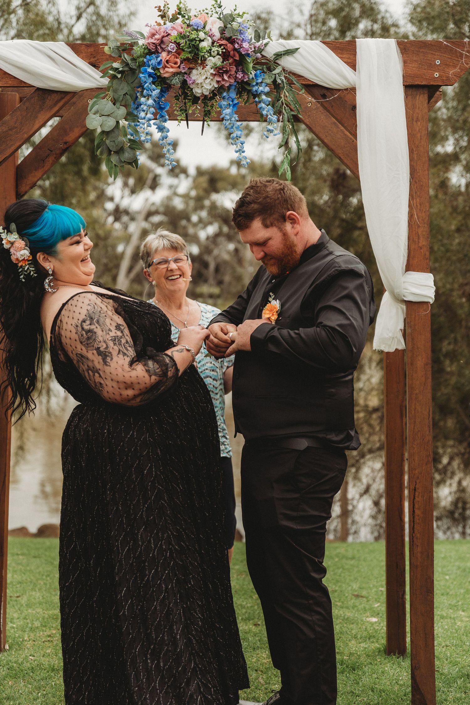 tongala-wedding-elopement-photography-echuca-shepparton-bendigo-kyabram-laughs