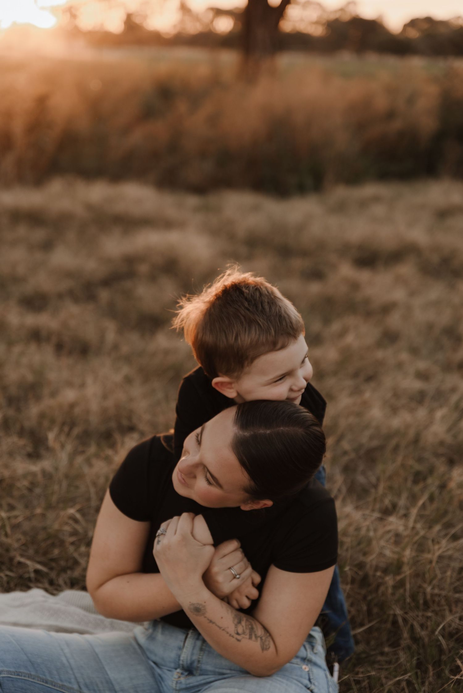 family-photography-tongala-sunset-outdor-session-love