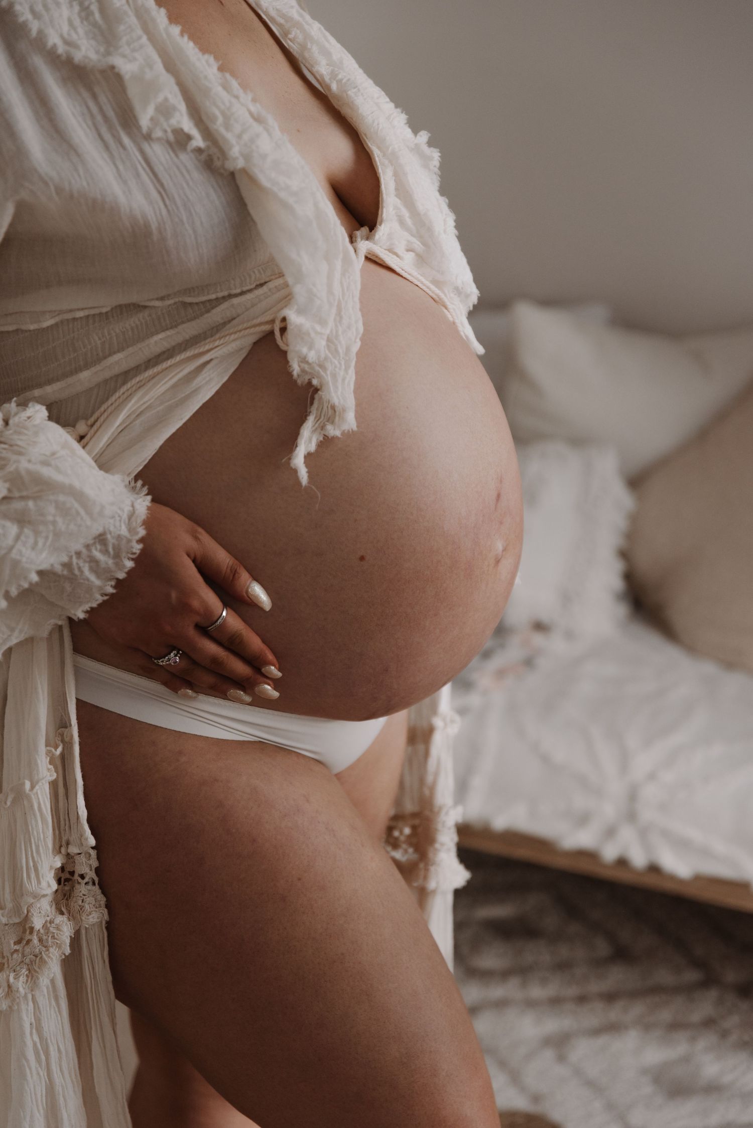natural-studio-maternity-photography-tongala