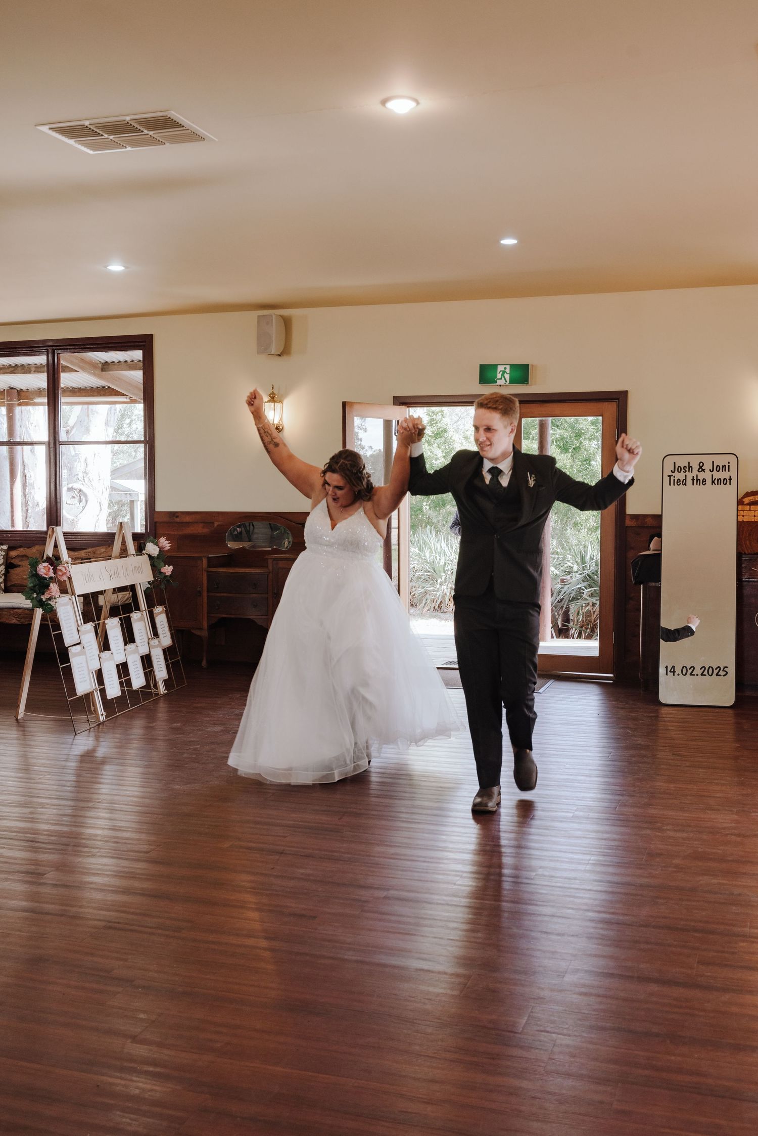 tongala-wedding-elopement-photography-echuca-shepparton-bendigo-kyabram-bride-and-groom-entering