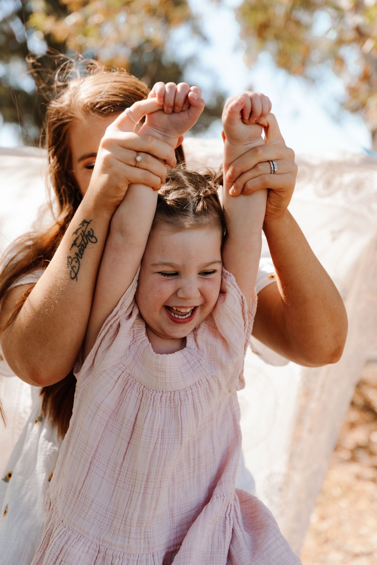 family-photography-tongala-outdor-session-laughs