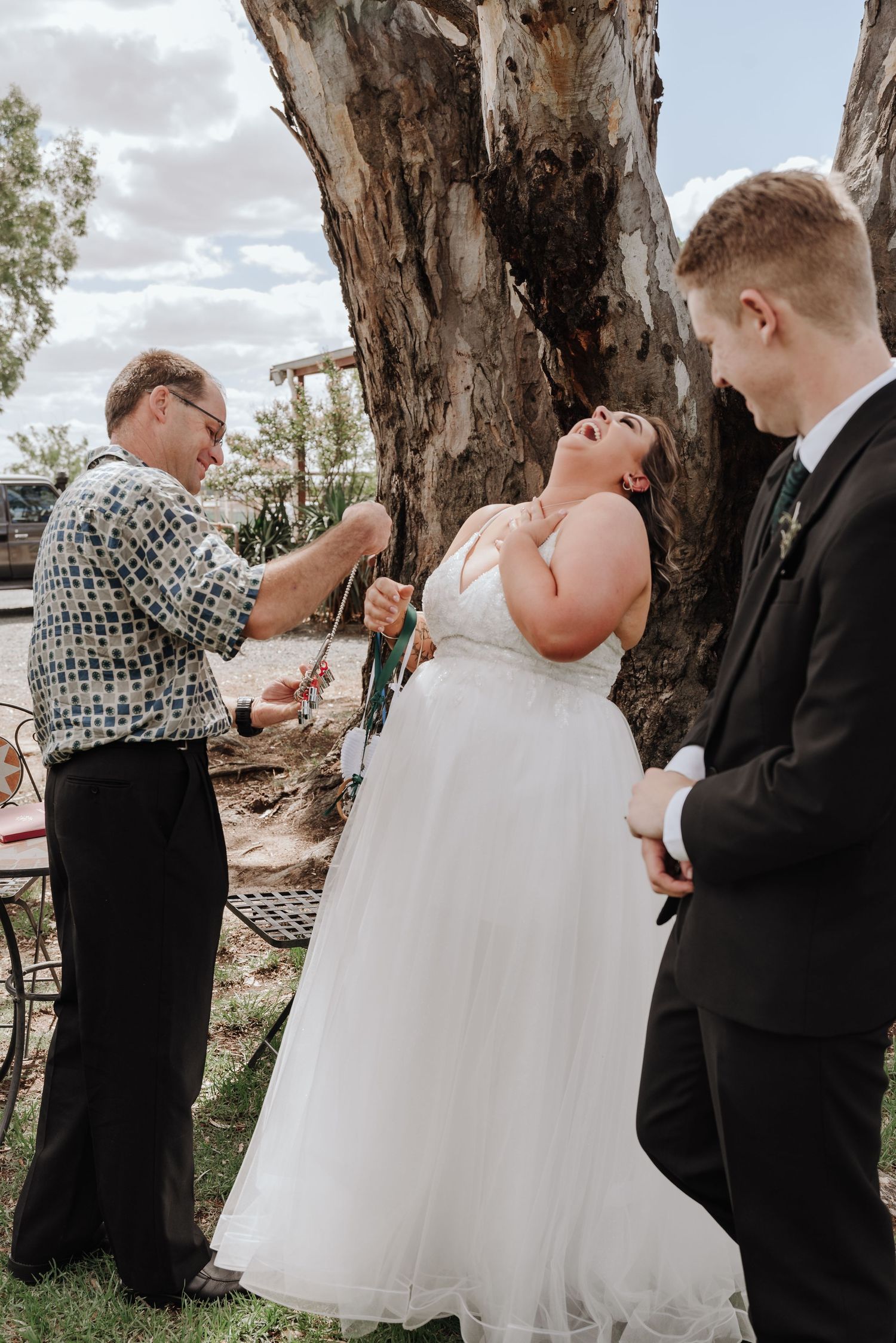tongala-wedding-elopement-photography-echuca-shepparton-bendigo-kyabram-belly-laughs