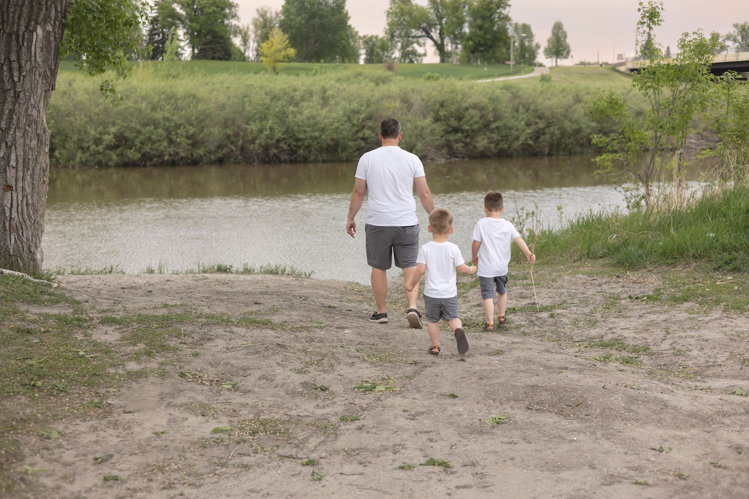 Walking by the river, lifestyle session, Grand Forks, ND