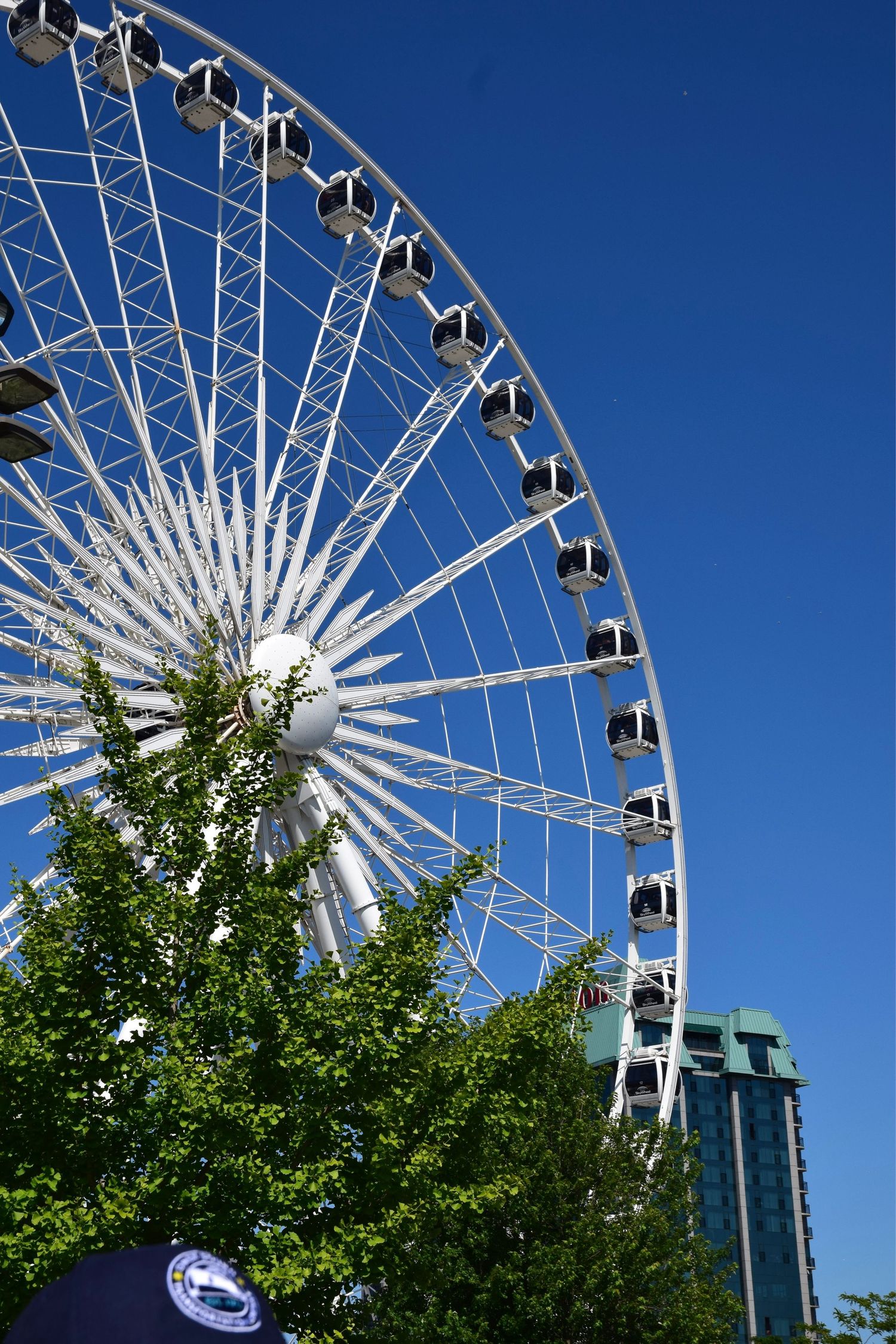 A picture of a ferris wheel