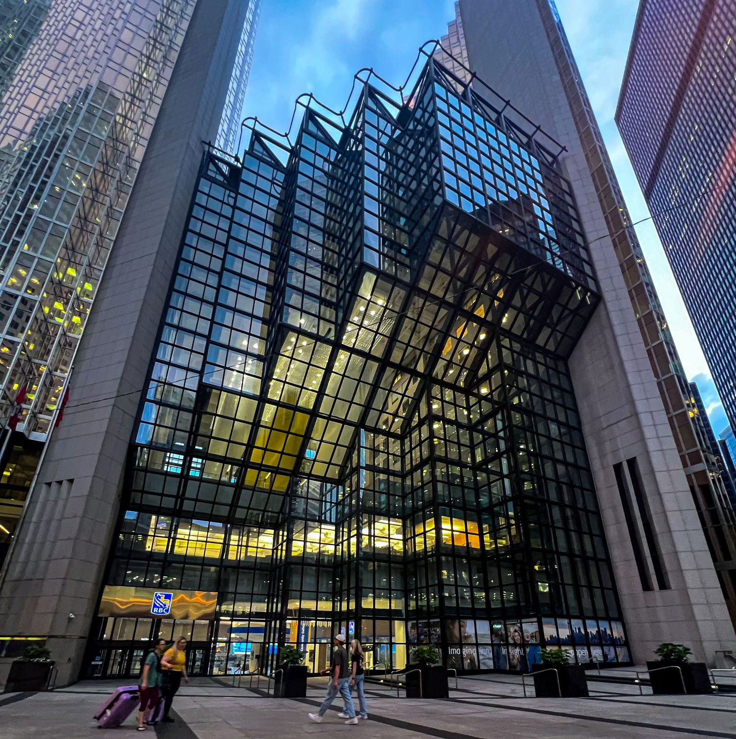A picture of a building in Toronto