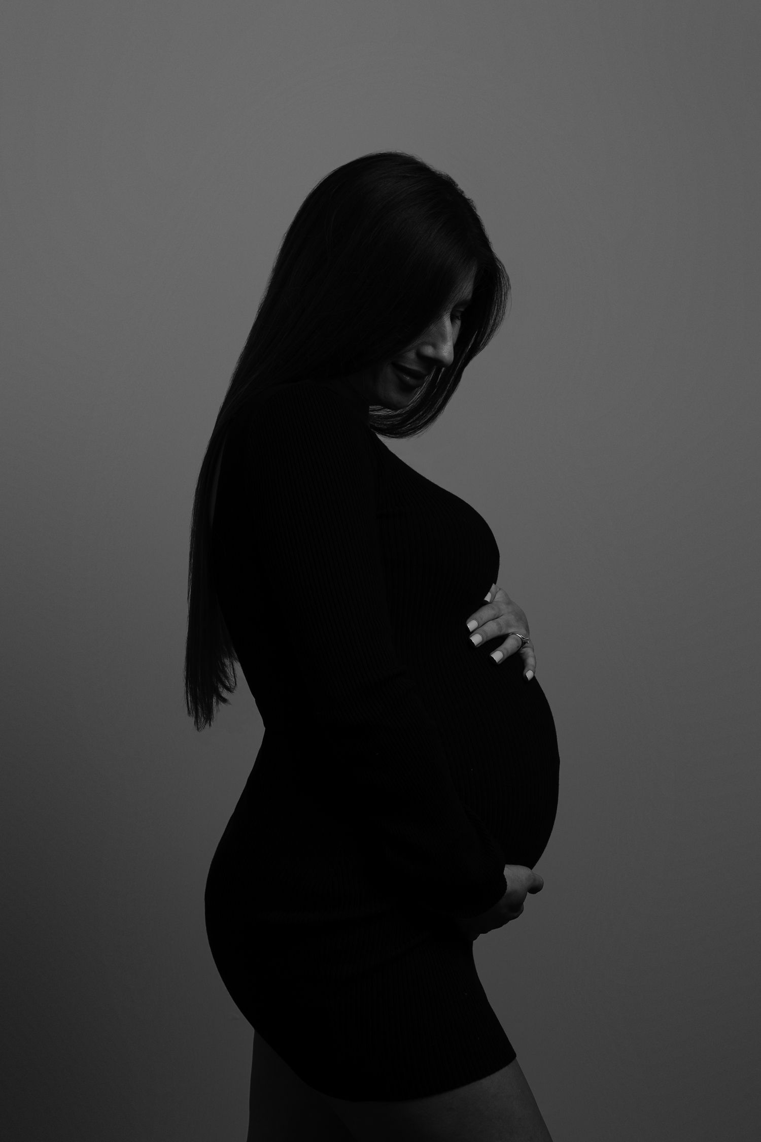 FOTO EN BLANCO Y NEGRO DE EMBARAZADA