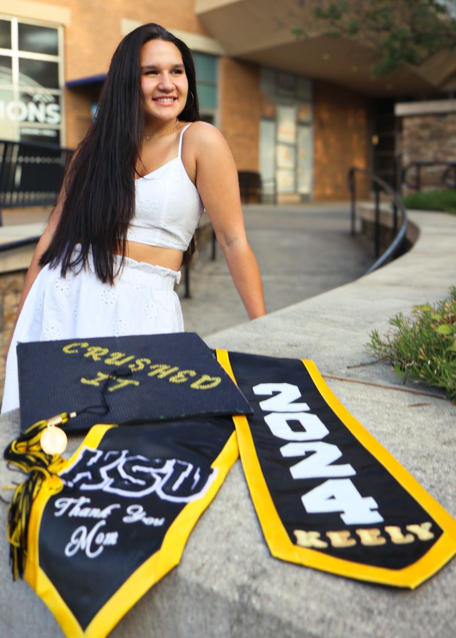 Senior Photos for Kennesaw State University graduate