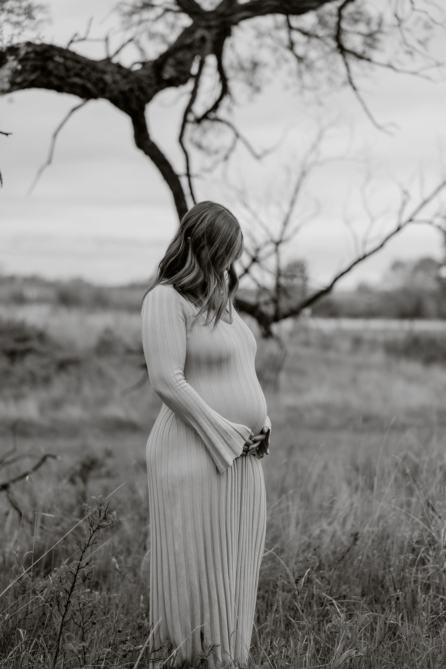 Candid lifestyle family photos in Calgary by Aspen Allison Photography, capturing real moments and natural connection.